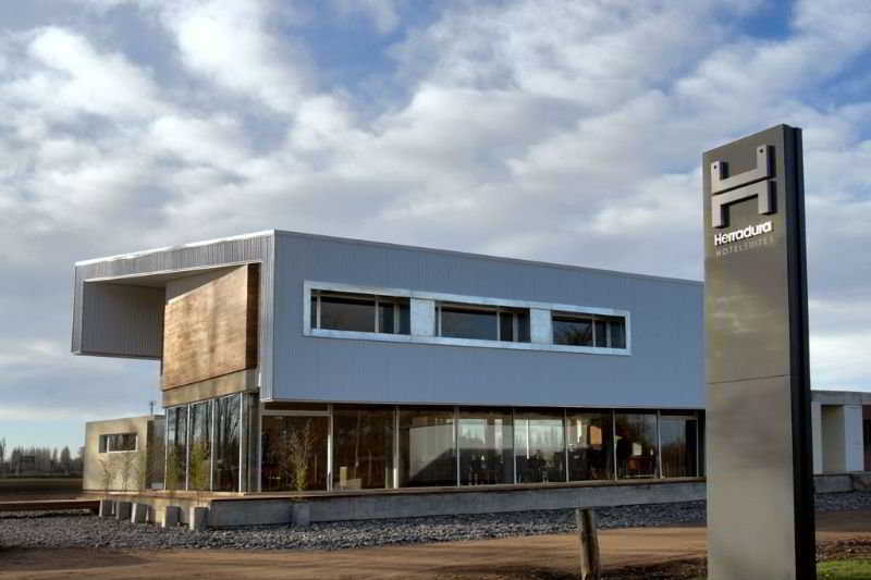 Herradura Hotel Suites Neuquén Εξωτερικό φωτογραφία